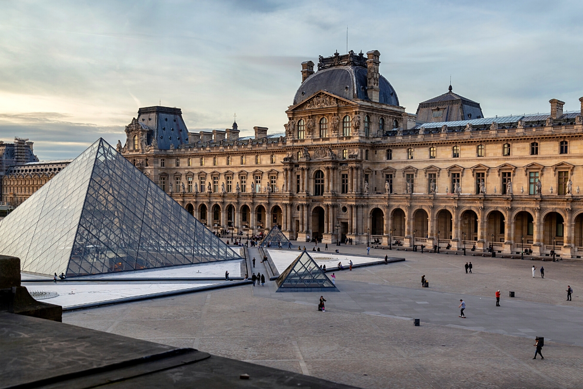 03_Louvre Museum Paris