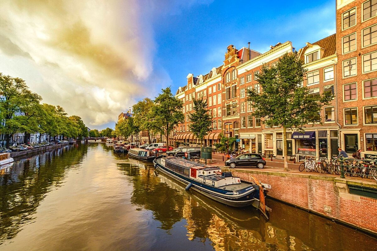 08_Amsterdam Canal Netherlands